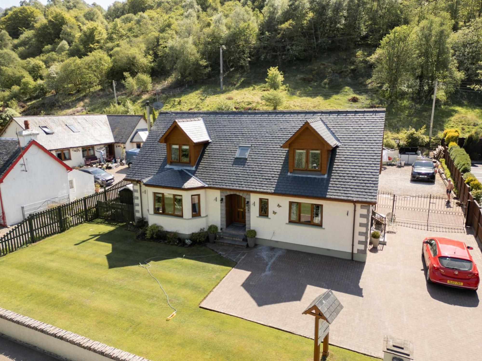 Tigh Na Drochaid, Glen Nevis - Entire Apartment ฟอร์ตวิลเลียม ภายนอก รูปภาพ